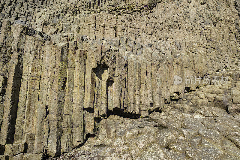 西班牙Cabo de Gata-Níjar自然保护区的玄武岩柱